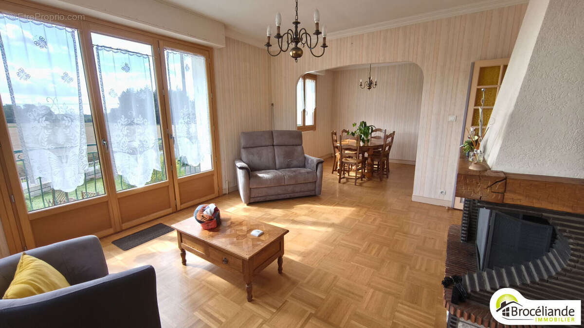 Maison à SAINT-GILLES