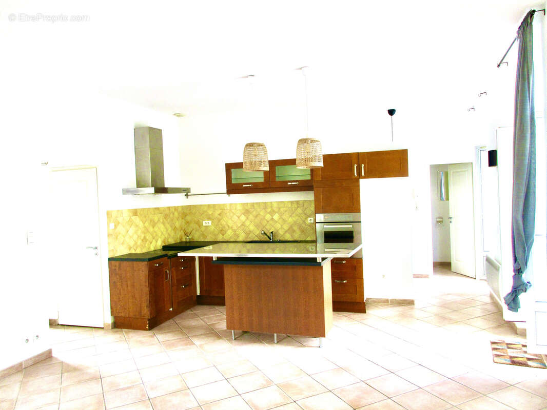 Appartement à MARSEILLE-11E