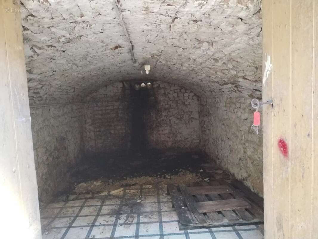 Maison à NANTEAU-SUR-LUNAIN