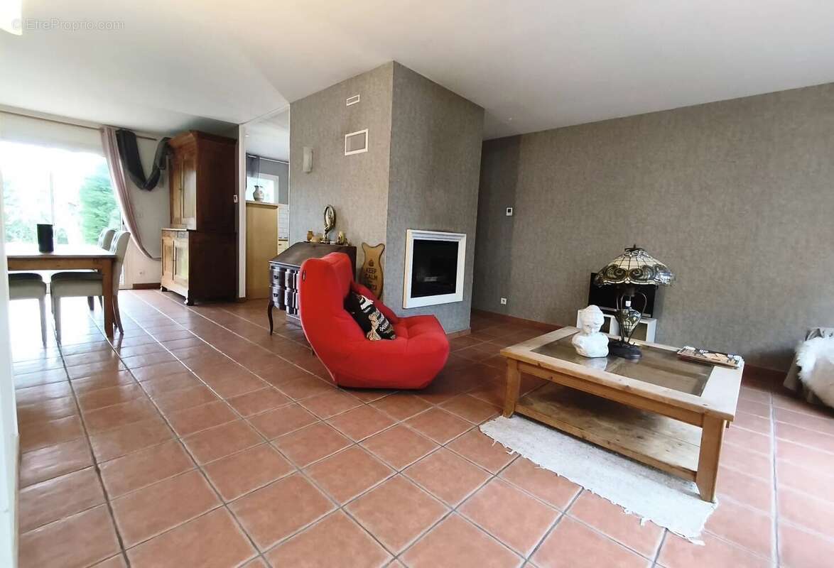 Maison à VOUNEUIL-SOUS-BIARD