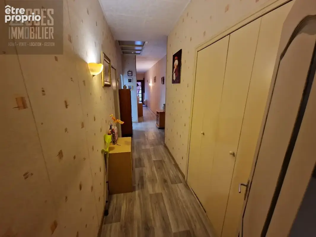 Maison de village en pierre 2 faces de type 3/4 avec remises et cour attenantes - photo 12
