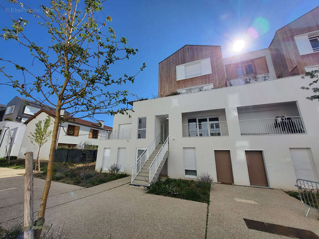 Duplex de 85m²  4 pièces + terrasse de 76m² 93230 ROMAINVILLE - photo 5