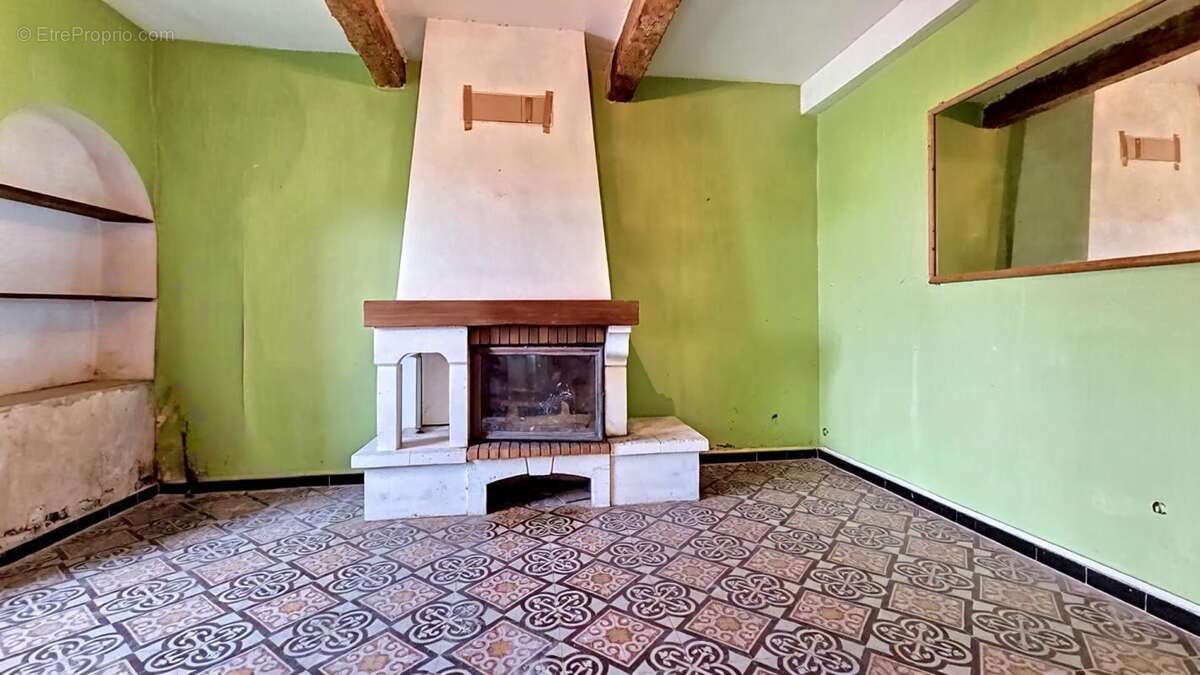 Maison à ESCALES