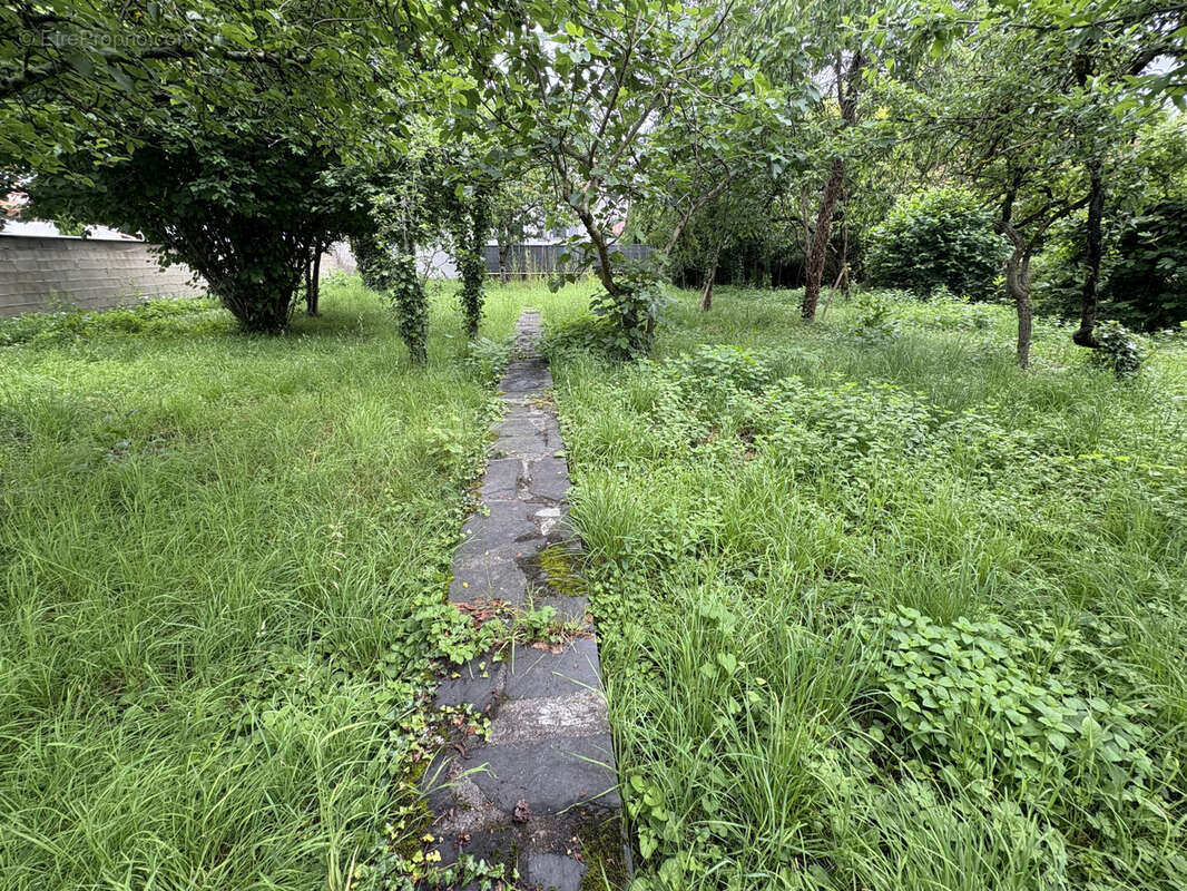 Terrain constructible quartier recherche - photo 4