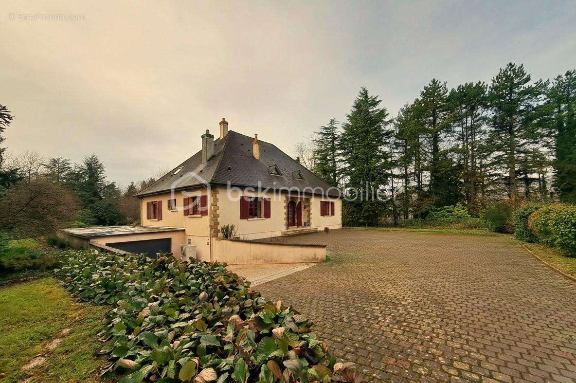 Maison à SAINT-LANGIS-LES-MORTAGNE