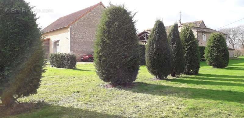 Maison à MONTMORILLON