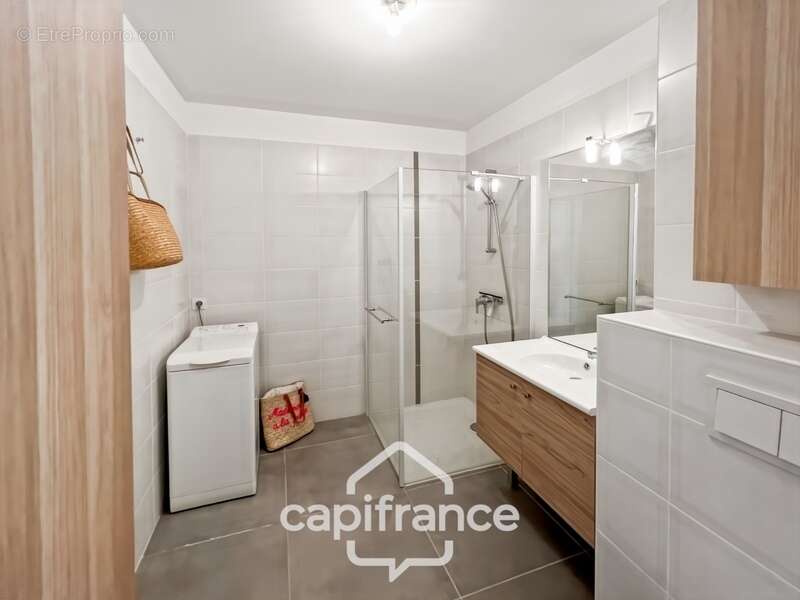 Appartement à BORMES-LES-MIMOSAS