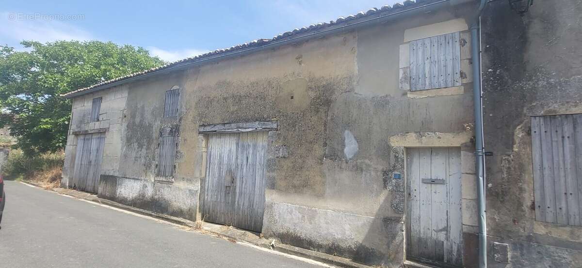 Maison à BRIZAMBOURG