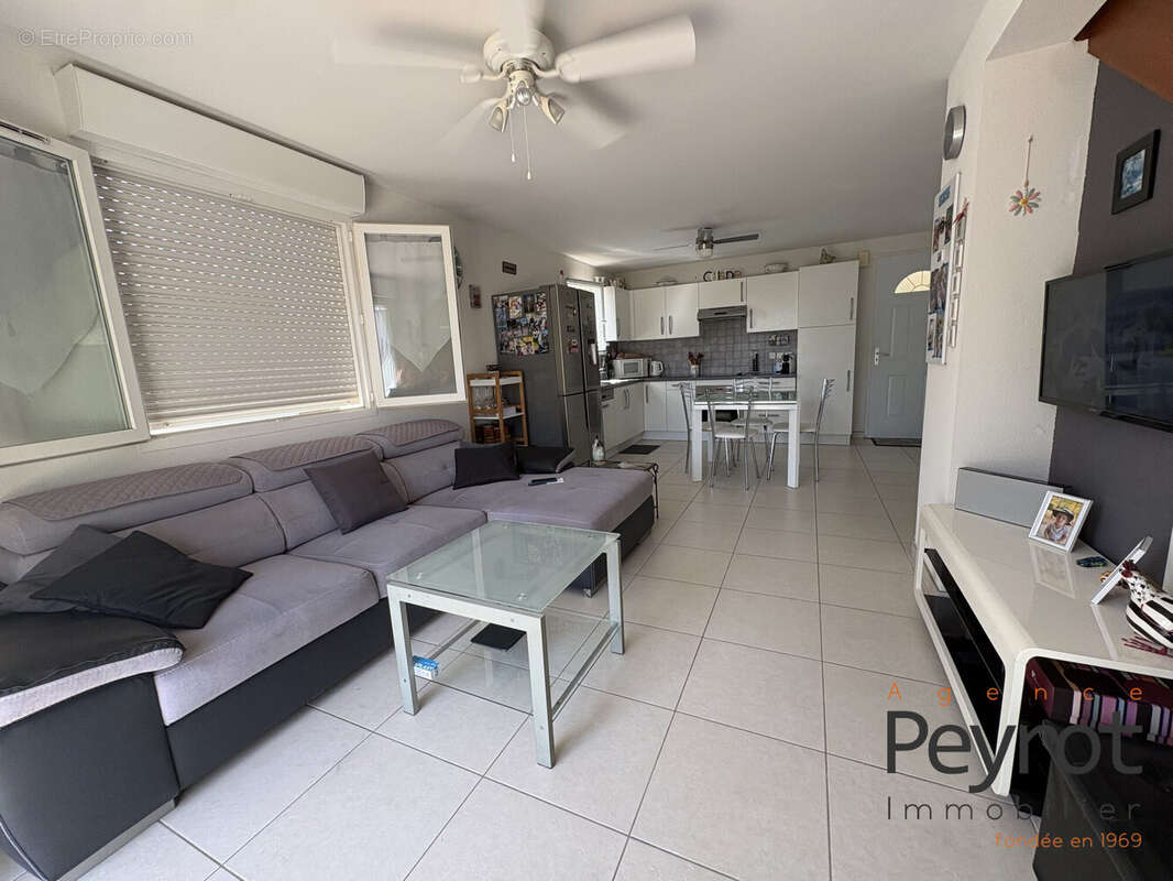 Appartement à SAINT-LAURENT-DE-LA-SALANQUE