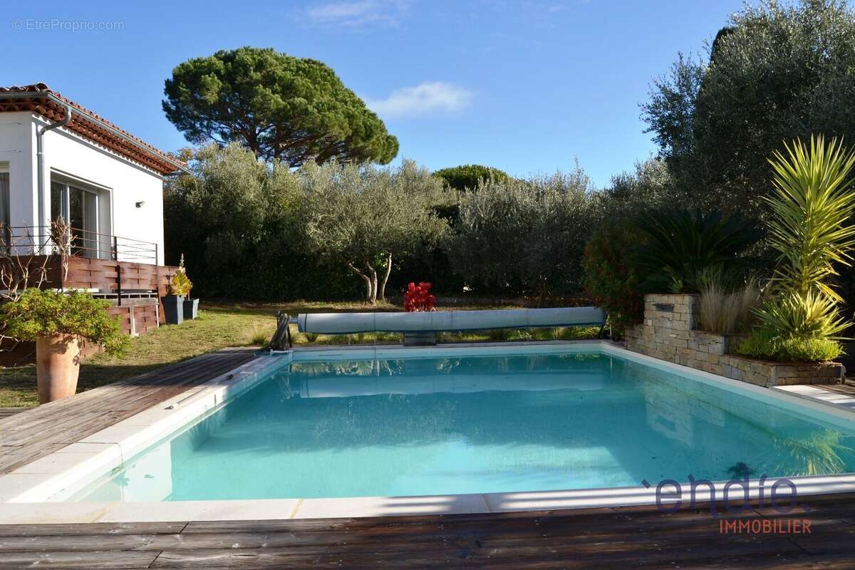 Maison à LA GARDE-FREINET