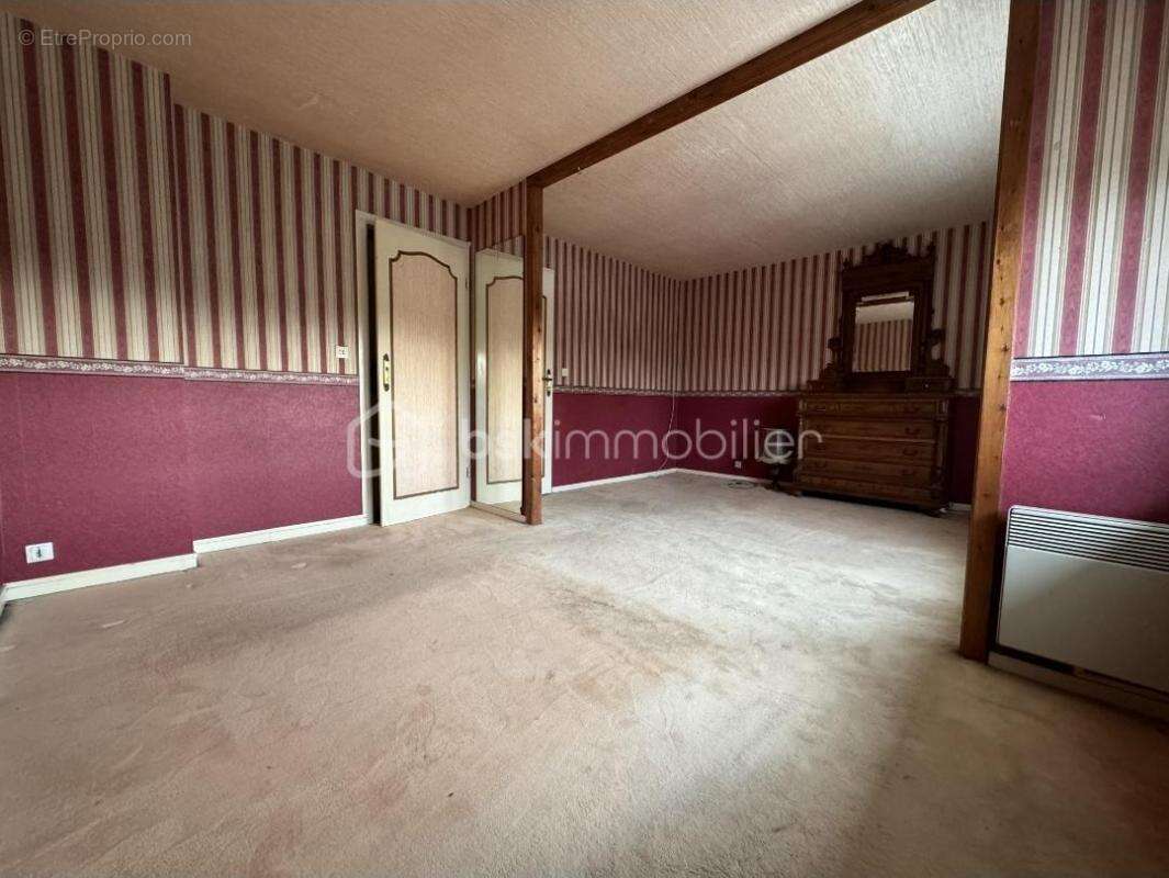 Maison à SAINT-PIERRE-DU-PERRAY