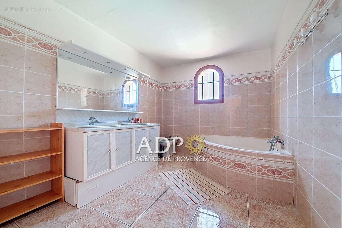 Maison à MONTAUROUX