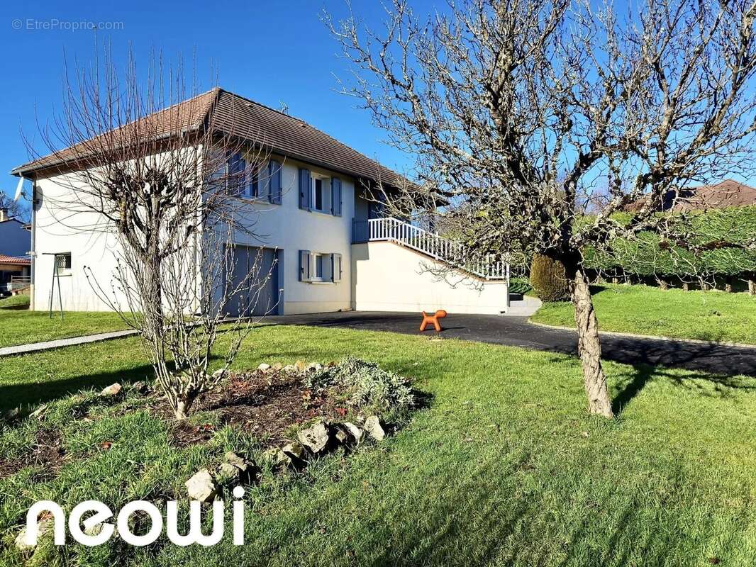 Maison à SANSAC-DE-MARMIESSE