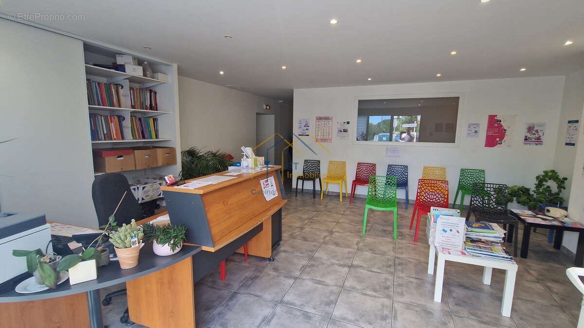 Local professionnel + logement - photo 15