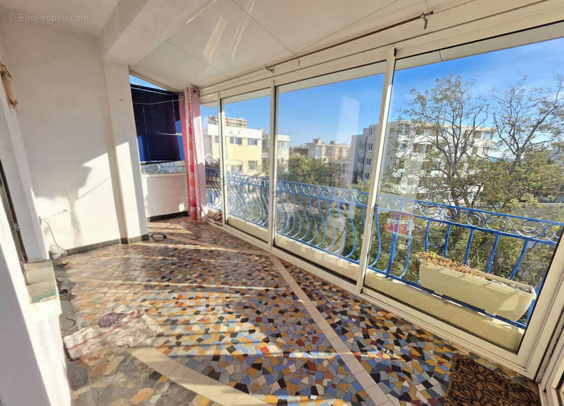 Appartement à PORT-DE-BOUC