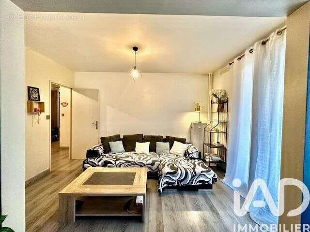 Photo 7 - Appartement à VAULX-EN-VELIN