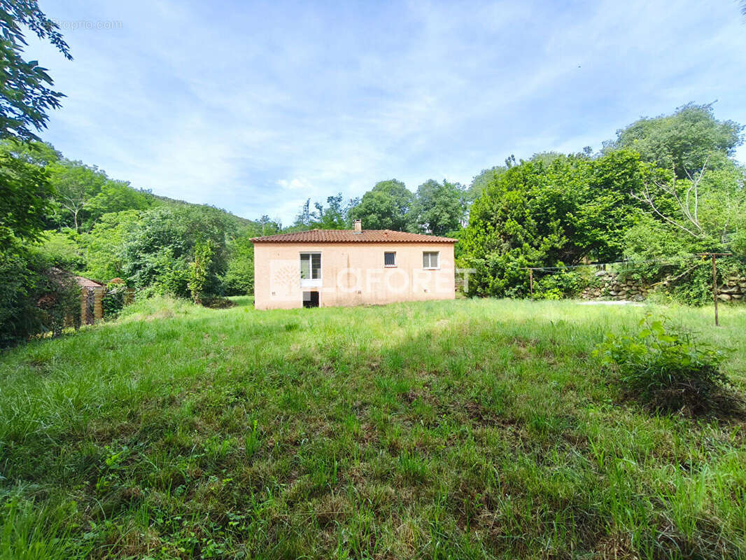 Maison à REYNES