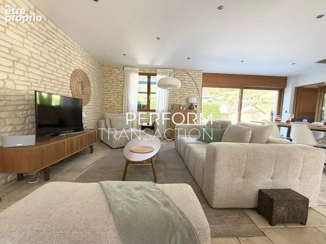 SAINT MARTIN D'URIAGE-Maison de caractère de 274m² - photo 4