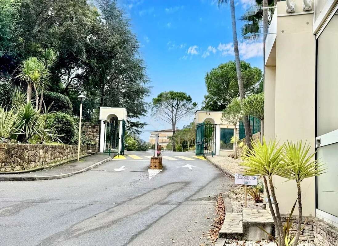 Appartement à MANDELIEU-LA-NAPOULE