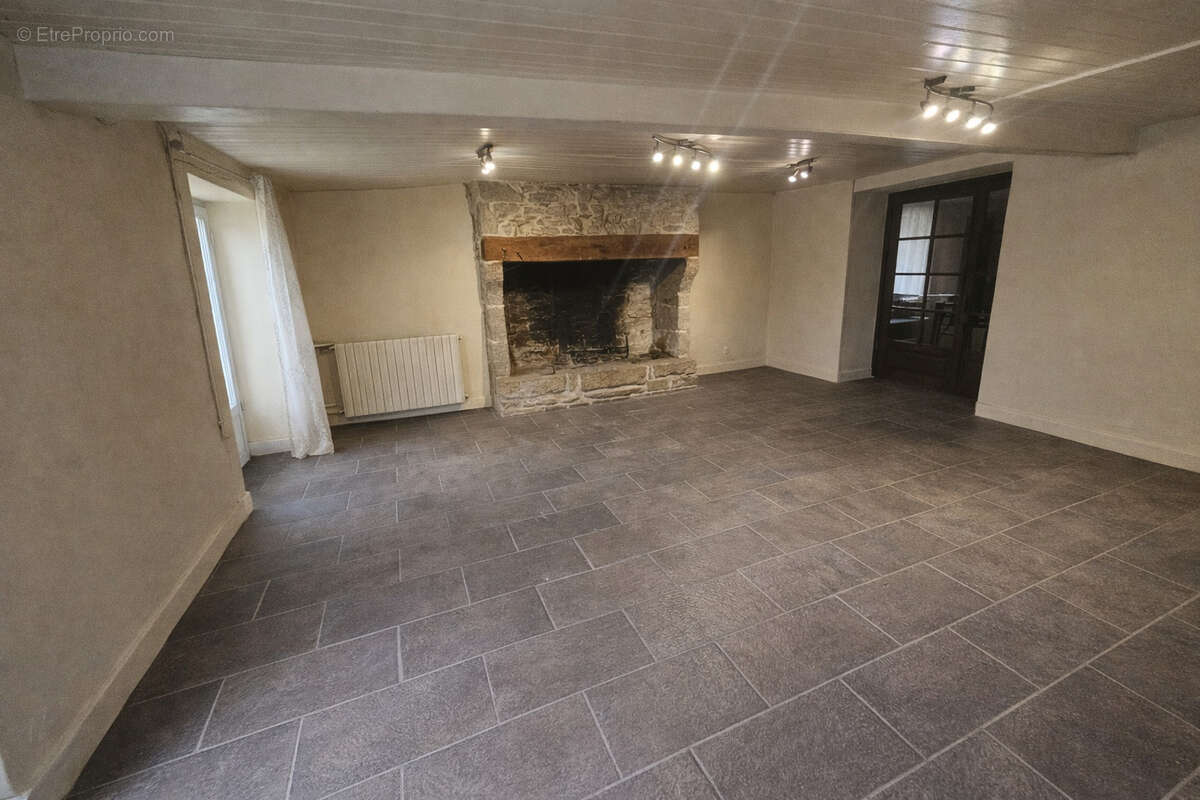 Appartement à DOMPS