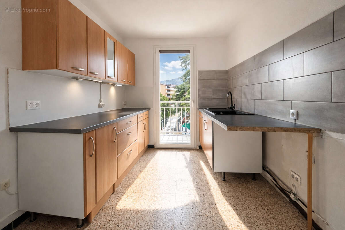 Appartement à LA VALETTE-DU-VAR