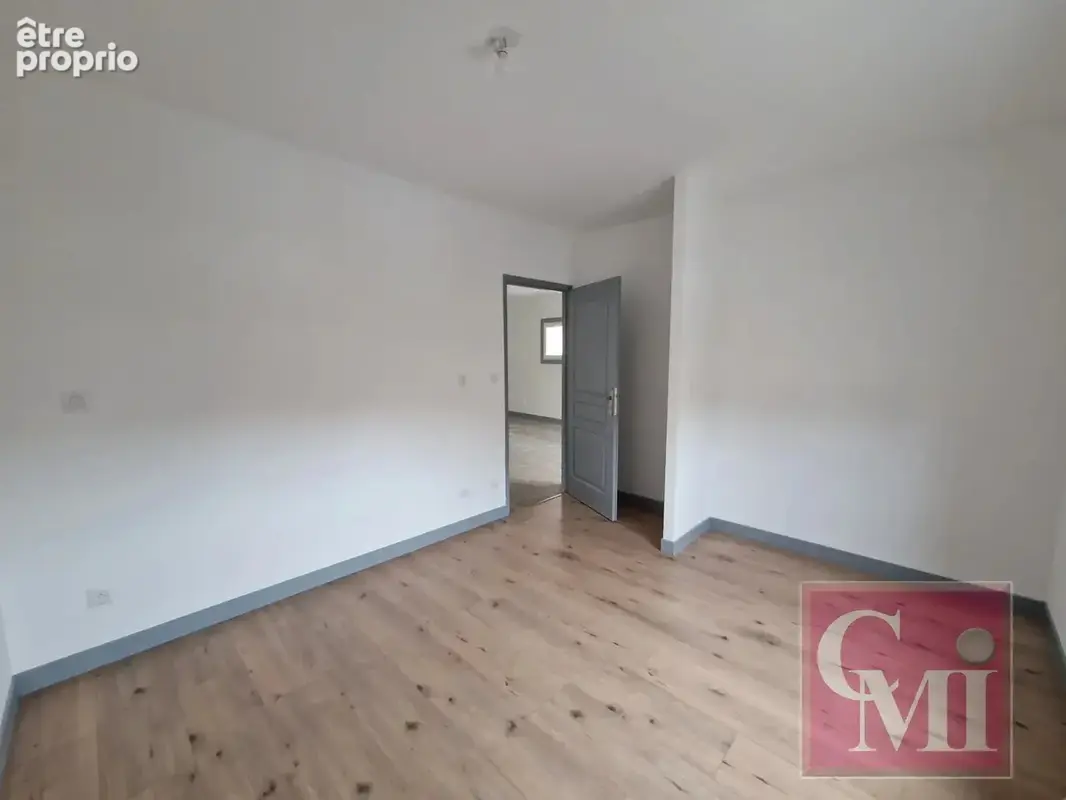Bel appartement neuf avec terrasse ! - photo 4