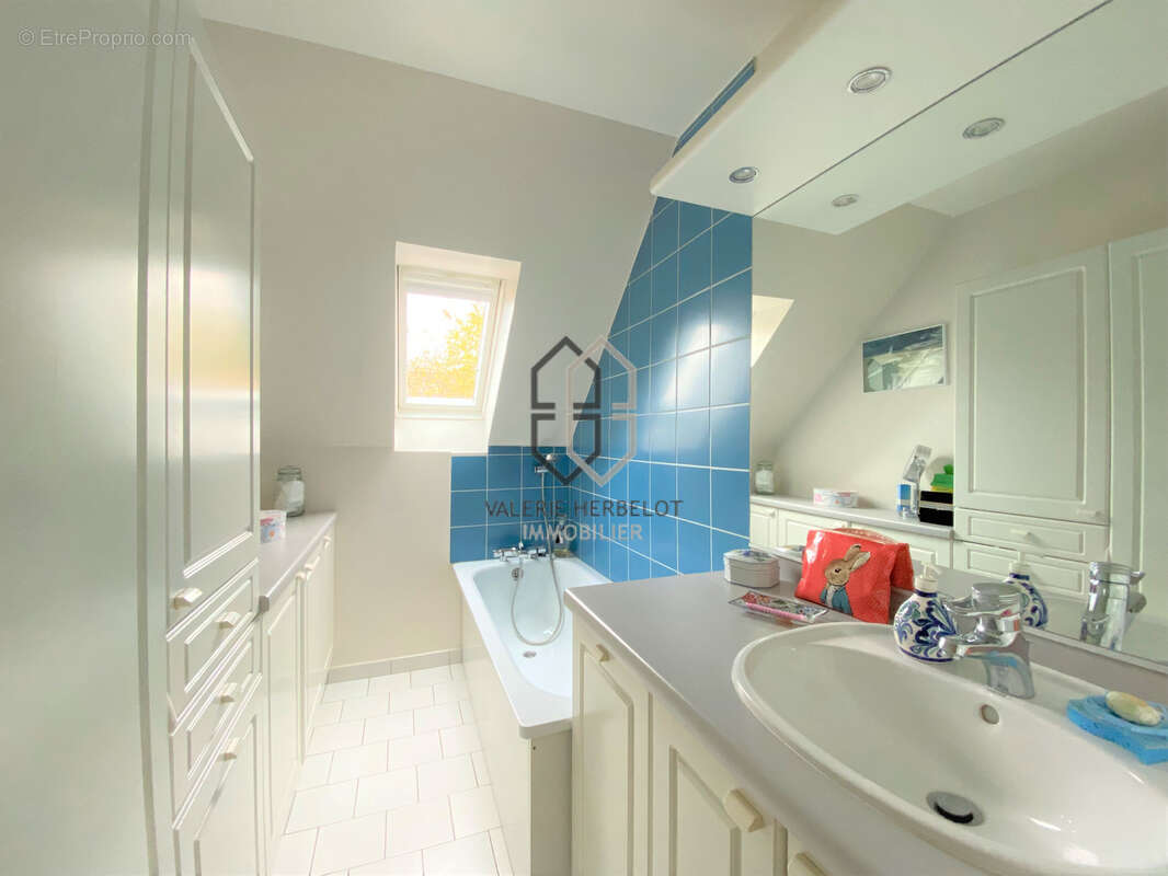 Maison à CHENNEVIERES-SUR-MARNE