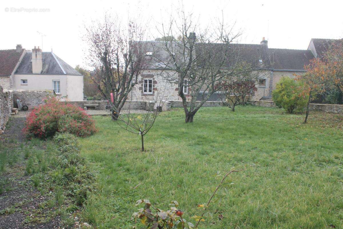 Appartement à FRESNAY-SUR-SARTHE