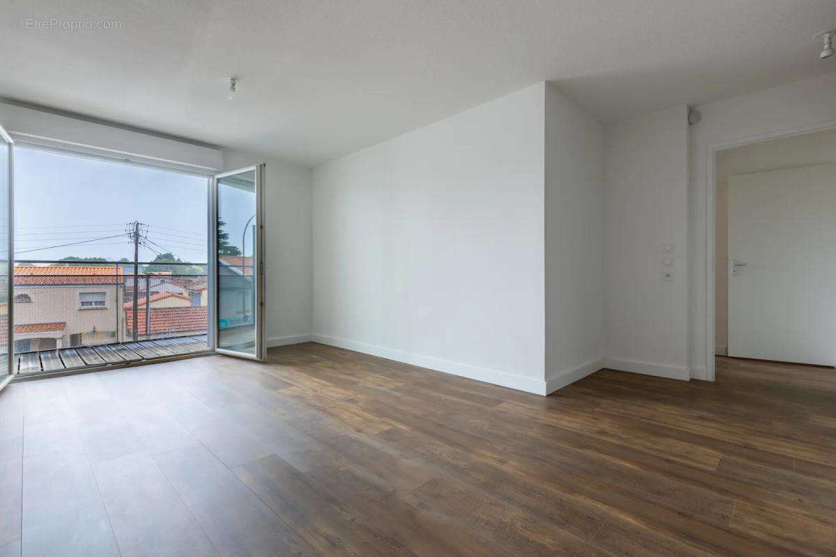 Appartement à SAINT-SEBASTIEN-SUR-LOIRE
