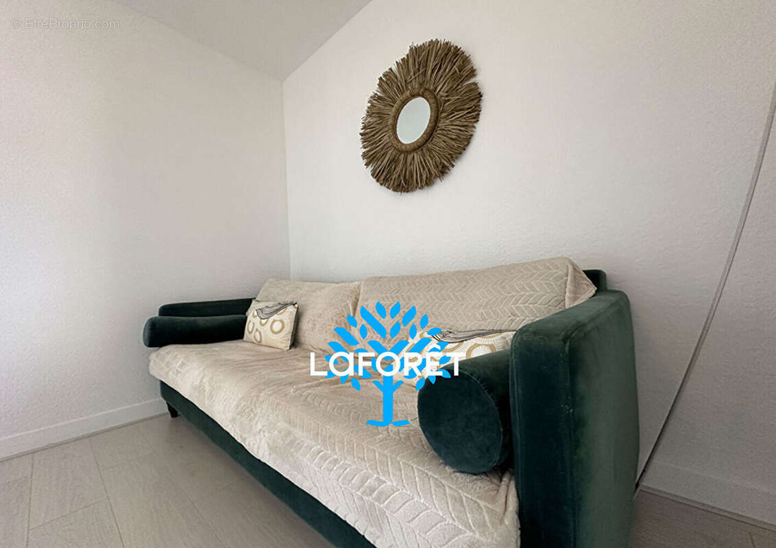 T1 avec balcon et parking - Centre-ville - Aurillac - photo 7