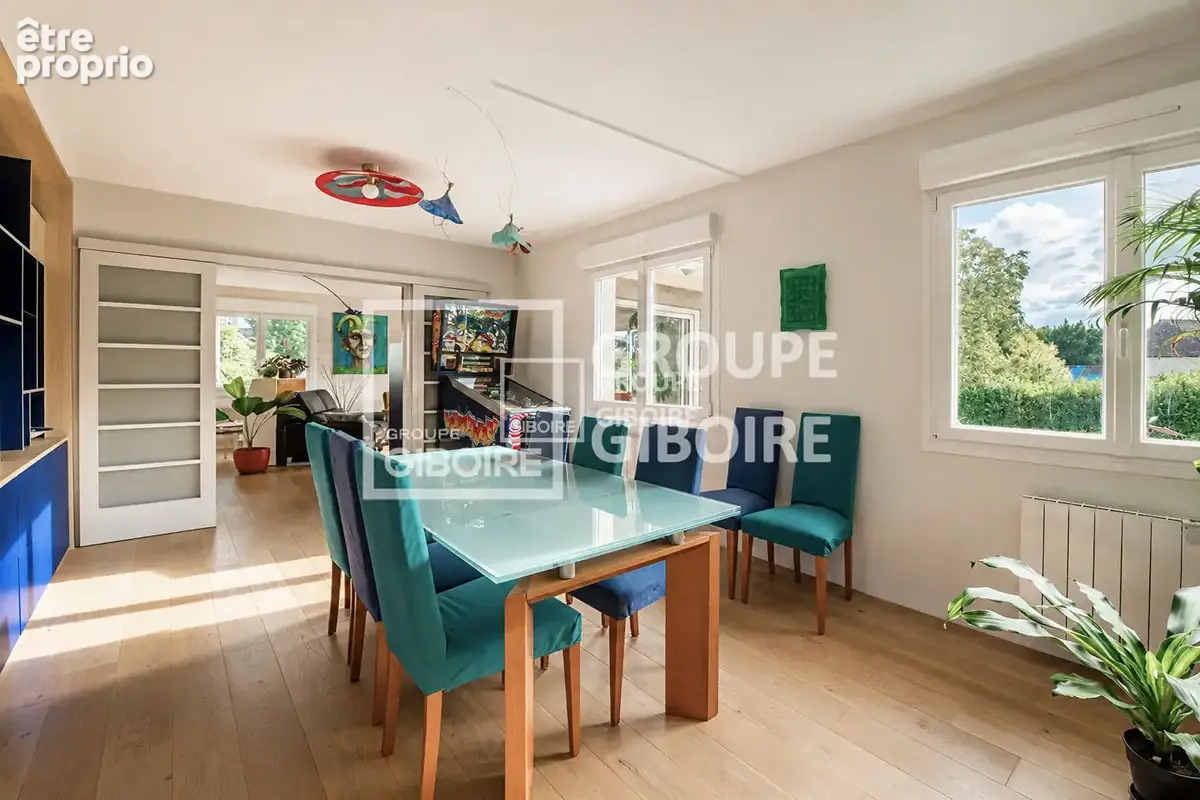 A vendre - agence giboire *exclusivite* maison de plus de 220 m² en plein centre de thorigne fouillard - photo 4
