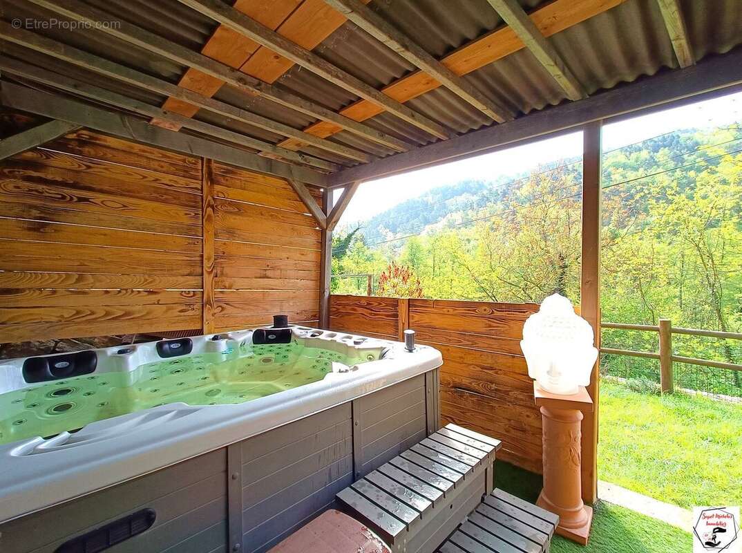 Maison à COLOMBIER-LE-VIEUX