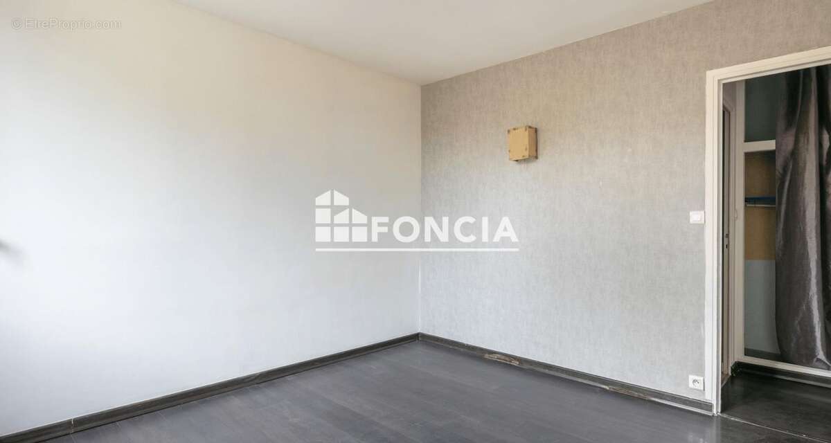 Appartement à LE PONT-DE-CLAIX