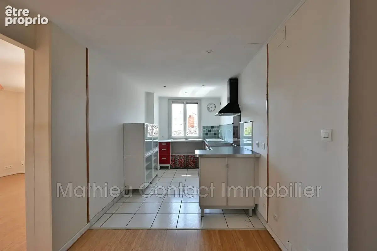 Appartement 74 m² à Nimes  - photo 5