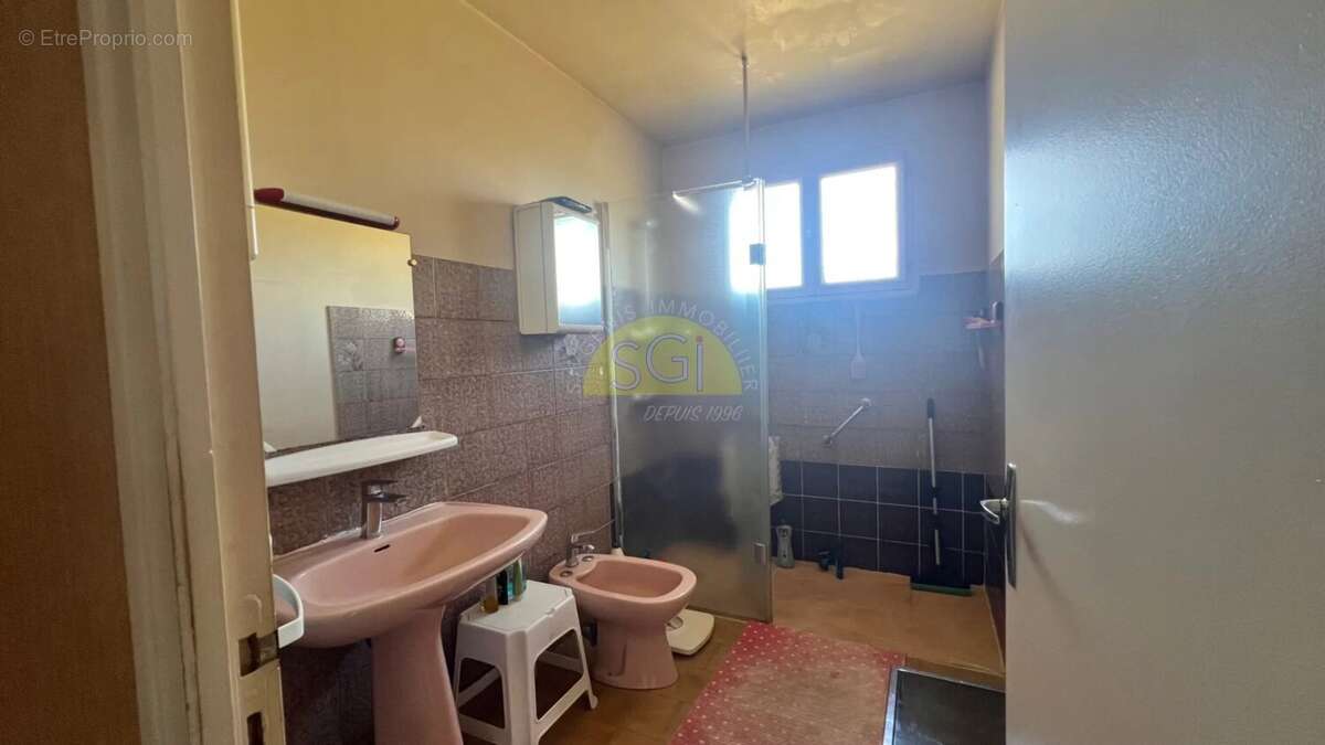 Maison à SAINT-GENIS-DES-FONTAINES