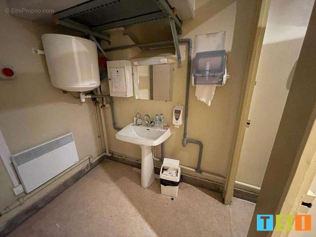 Commerce à MONTREJEAU