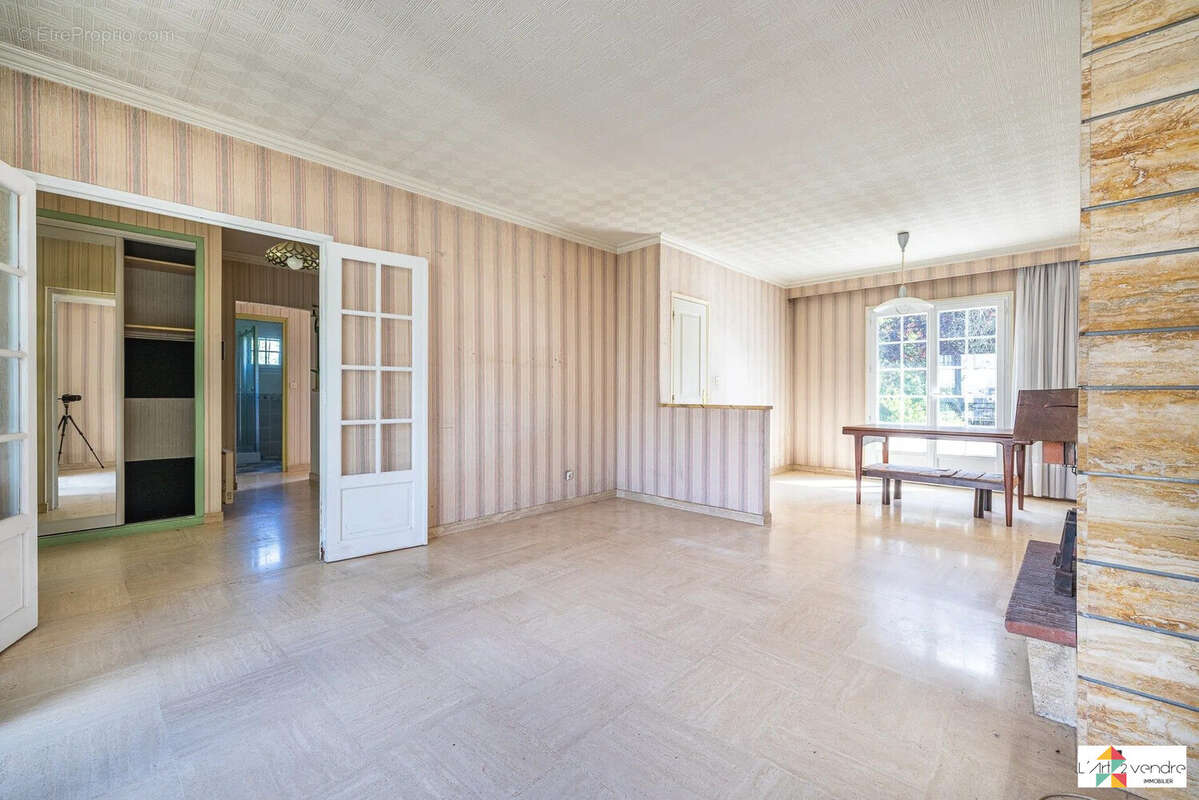 Maison à COMBS-LA-VILLE