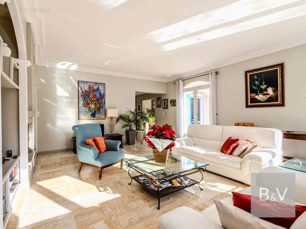 Maison à MOUANS-SARTOUX