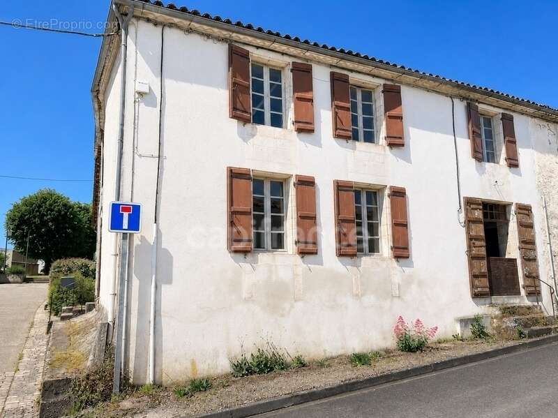 Maison à CHEVANCEAUX