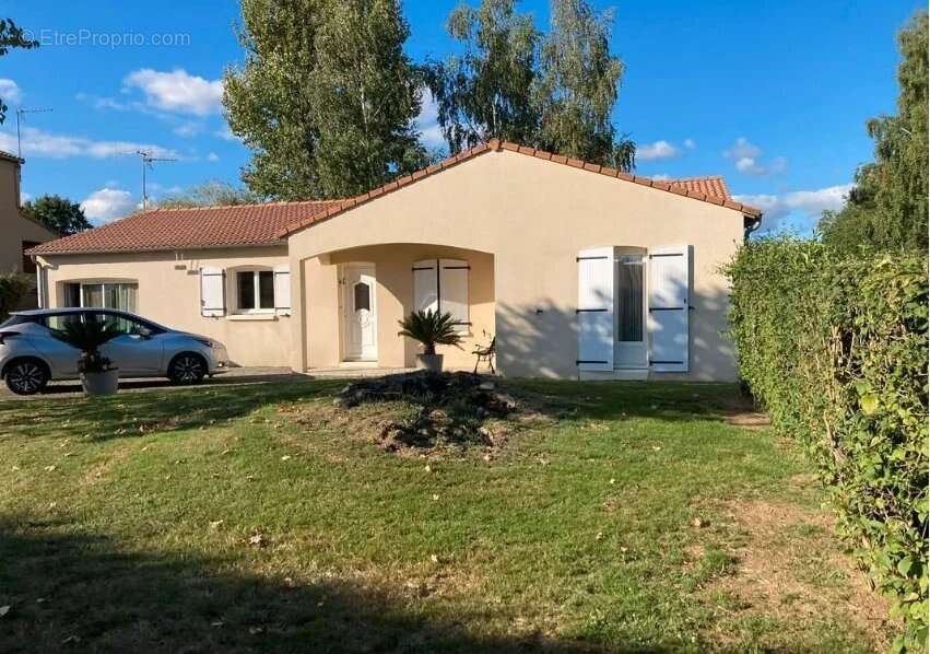 Maison à LA FORET-SUR-SEVRE