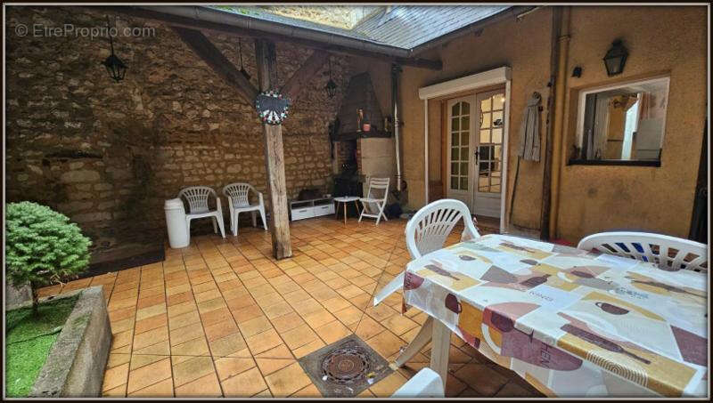 Maison à LUCHE-PRINGE