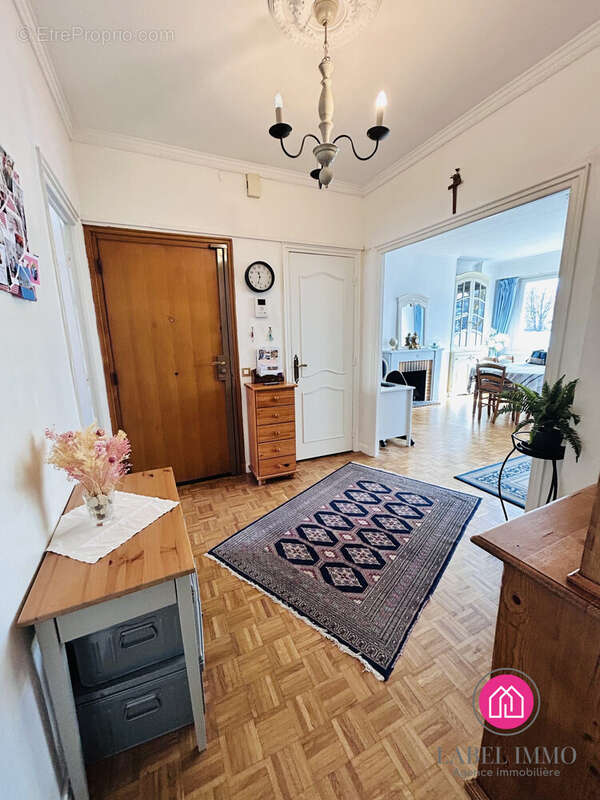 Hall d'entrée - Appartement à LA MADELEINE