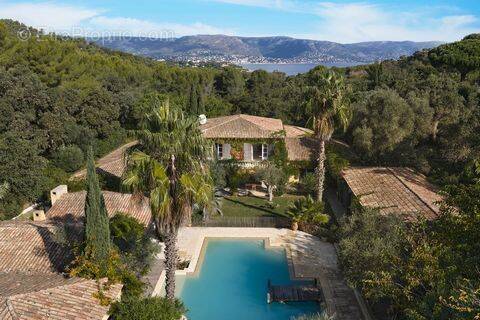 Maison à BORMES-LES-MIMOSAS