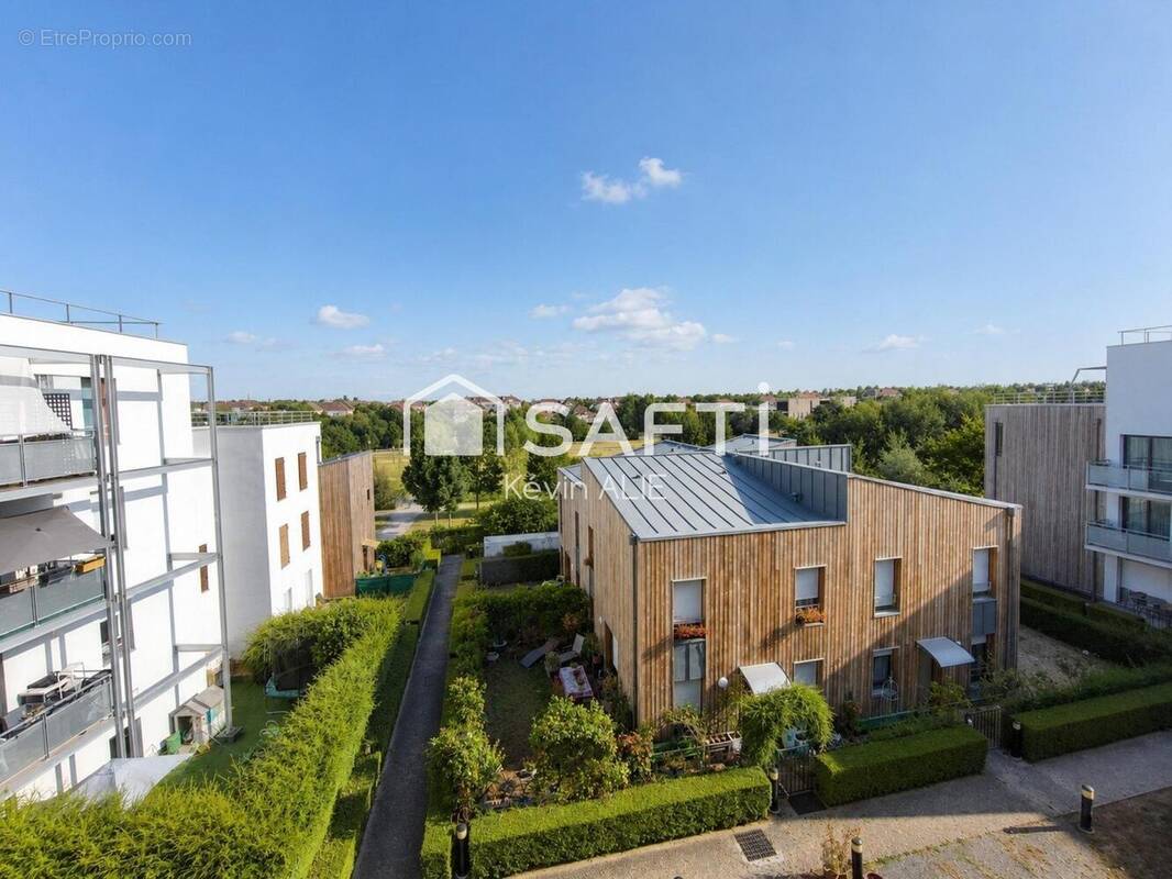 Photo 1 - Appartement à BUSSY-SAINT-GEORGES