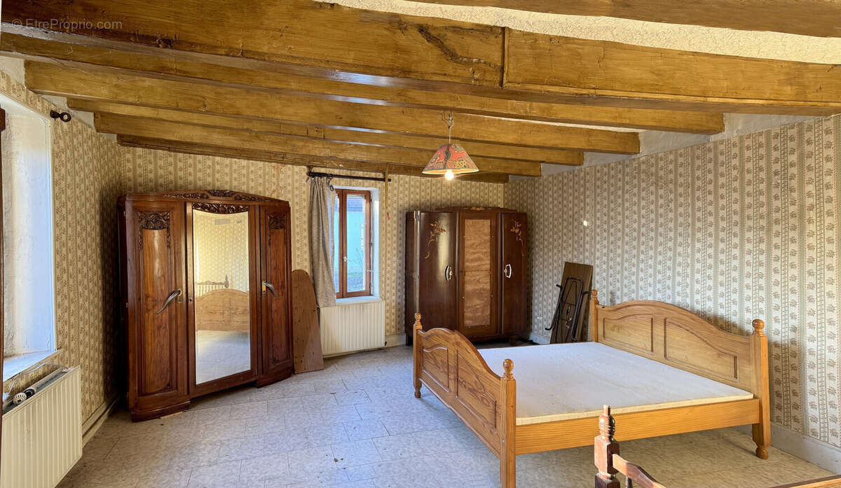 Maison à SAINT-GERVAIS-EN-VALLIERE