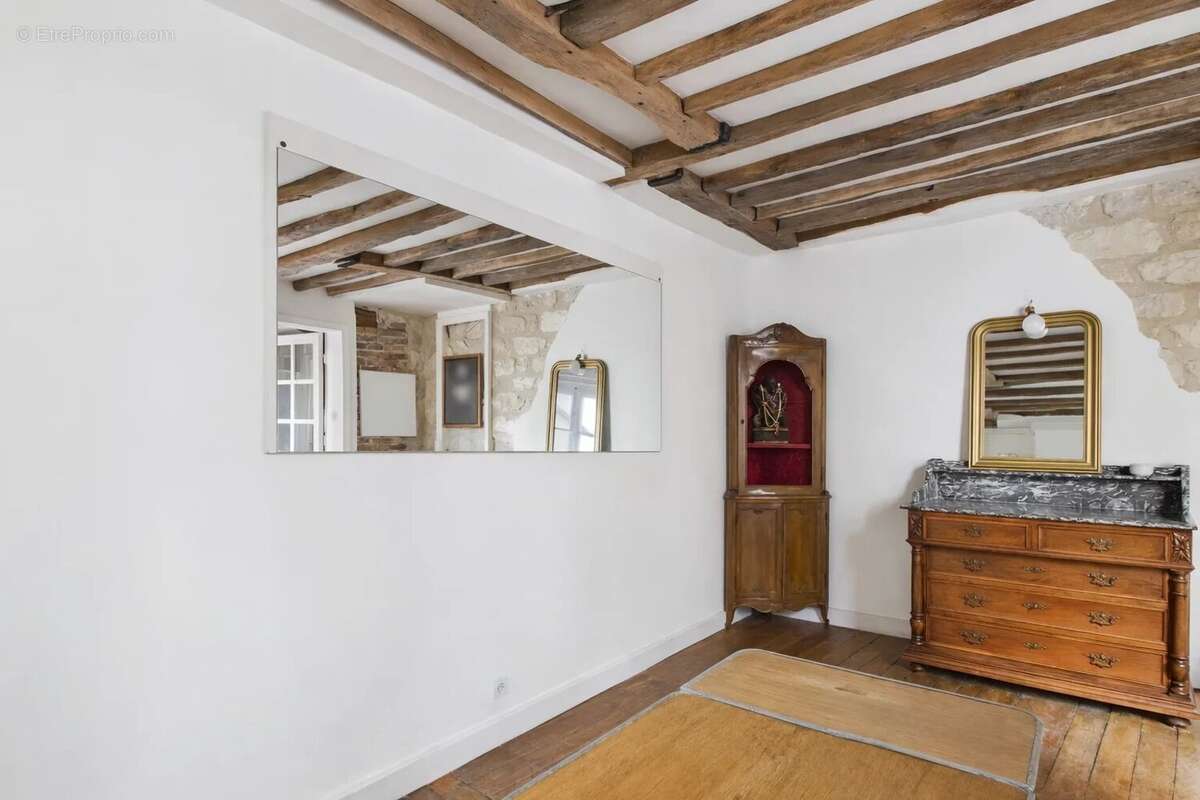 Appartement à PARIS-2E