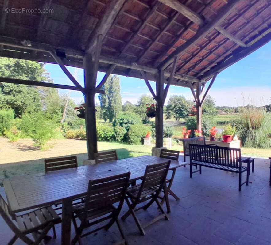 Maison à BAIGNES-SAINTE-RADEGONDE