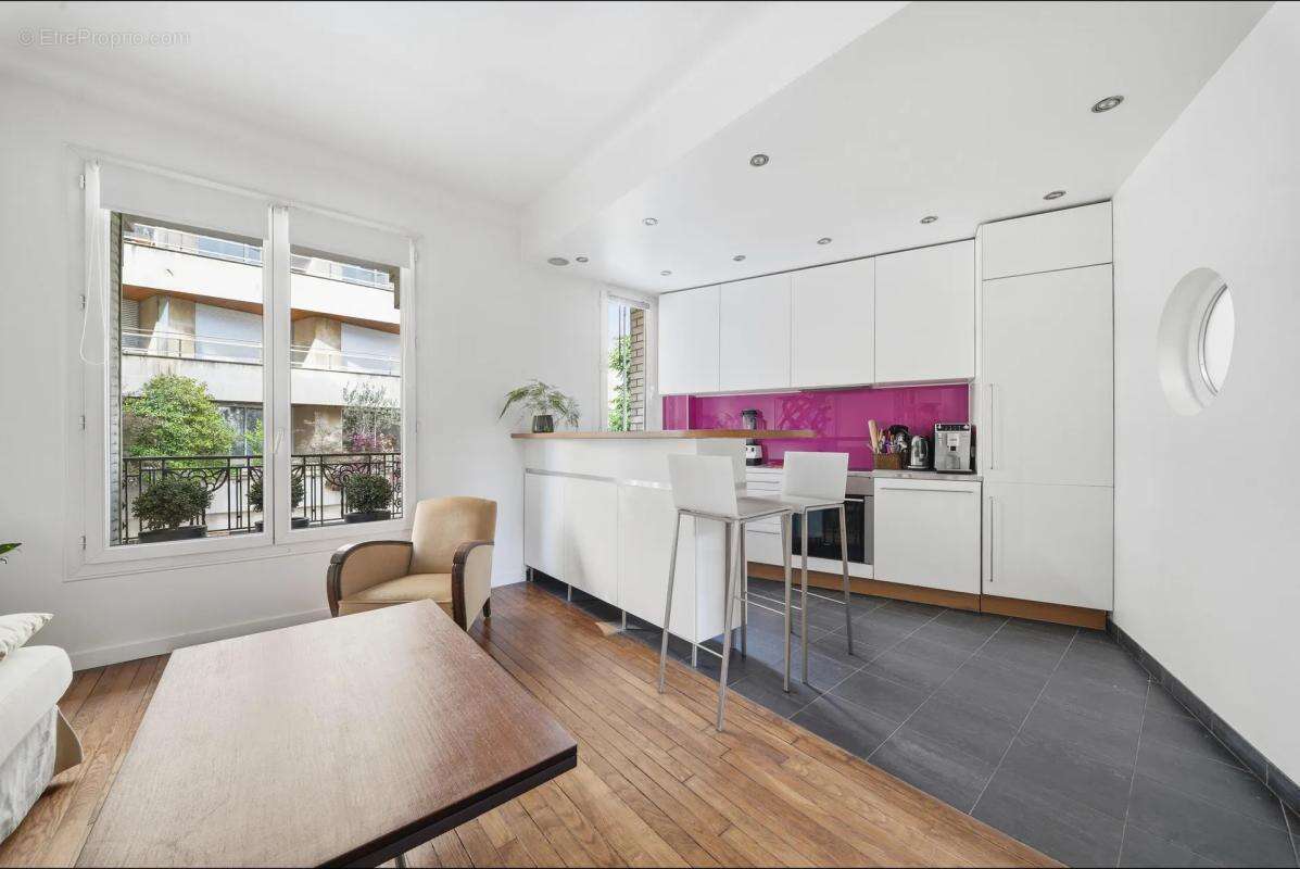 Appartement à PARIS-19E