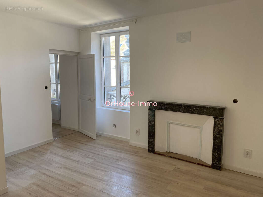 Appartement à CHALETTE-SUR-LOING