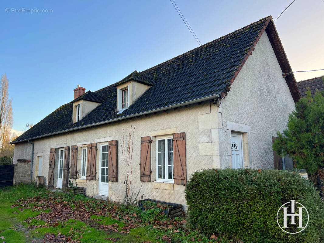 Maison à UZAY-LE-VENON